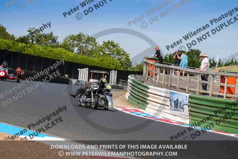 Vintage motorcycle club;eventdigitalimages;mallory park;mallory park trackday photographs;no limits trackdays;peter wileman photography;trackday digital images;trackday photos;vmcc festival 1000 bikes photographs